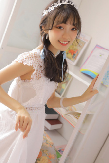 动漫美女拉屎